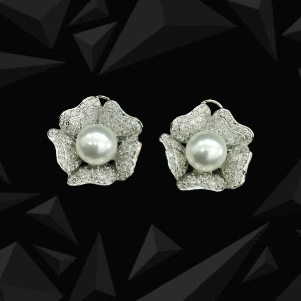 Charismatic Pearl in Floweret Crystal Stud Earrings